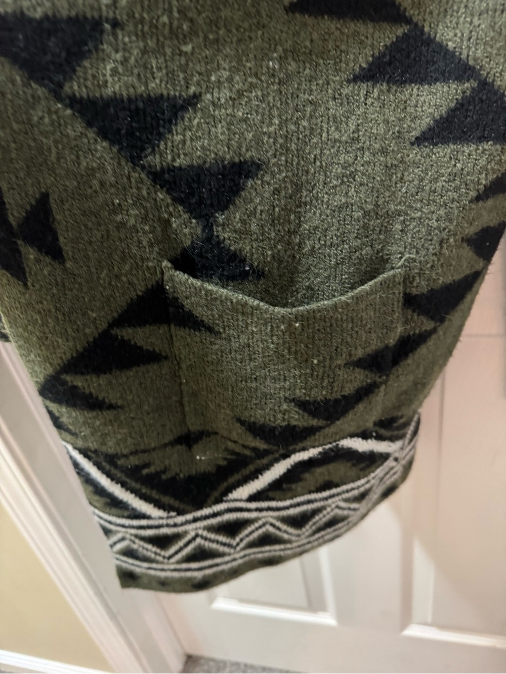 Frye Aztec Geometric Cardigan
Women Small Olive Green - Picture 4 of 9